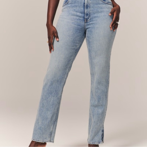 Abercrombie & Fitch The 90s Straight Ultra High Rise light wash Vent Hem Jeans - Picture 5 of 15